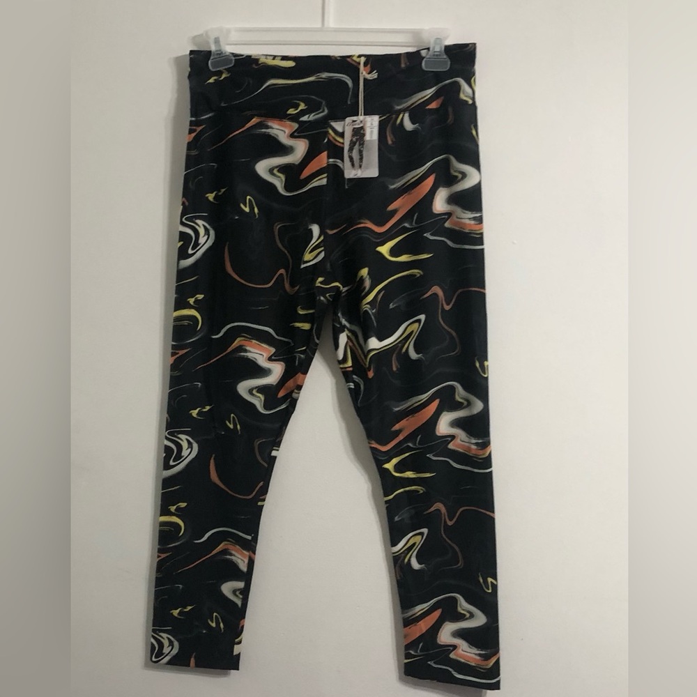 women’s  high rise legging tight fit back inside pocket black multi color waveL